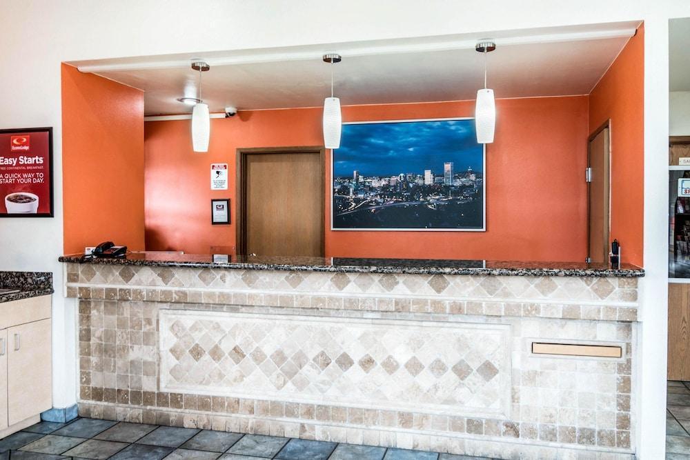 Econo Lodge Portland Airport Exterior foto