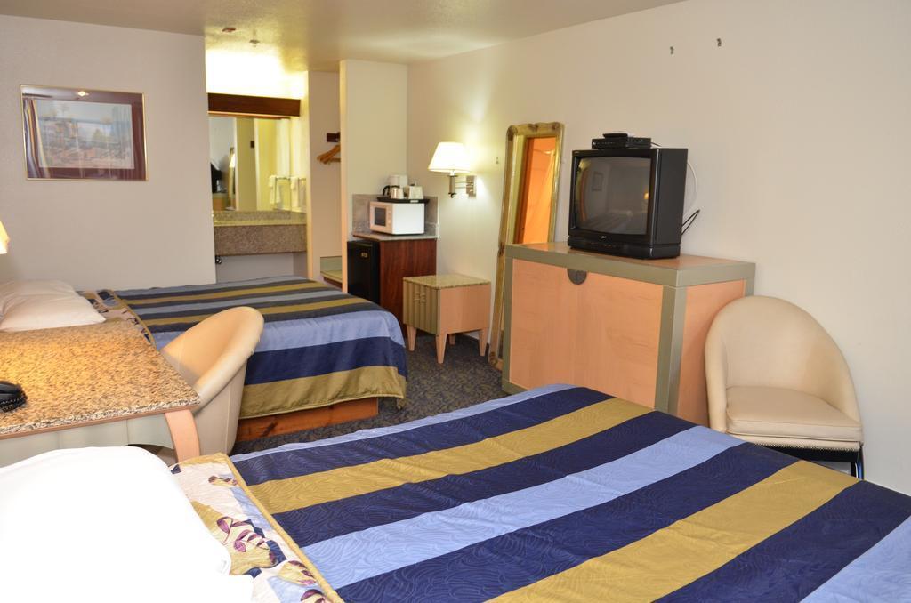 Econo Lodge Portland Airport Exterior foto