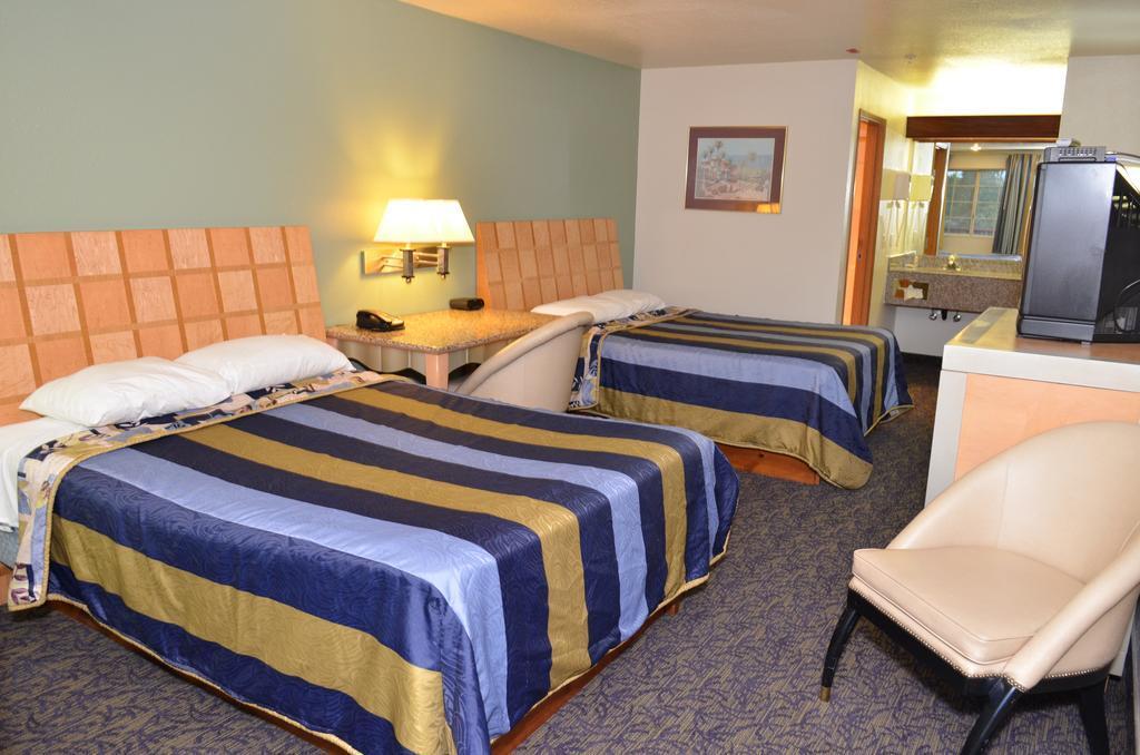 Econo Lodge Portland Airport Exterior foto