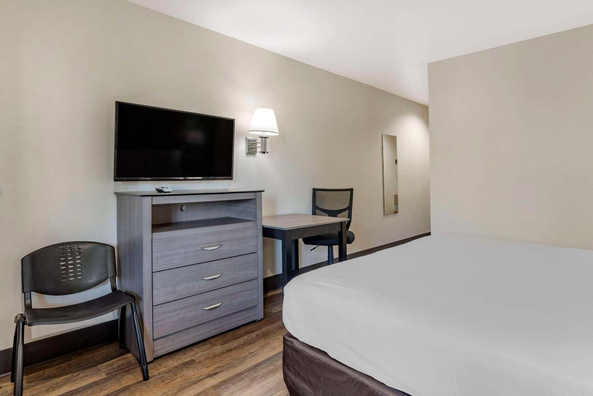 Econo Lodge Portland Airport Exterior foto