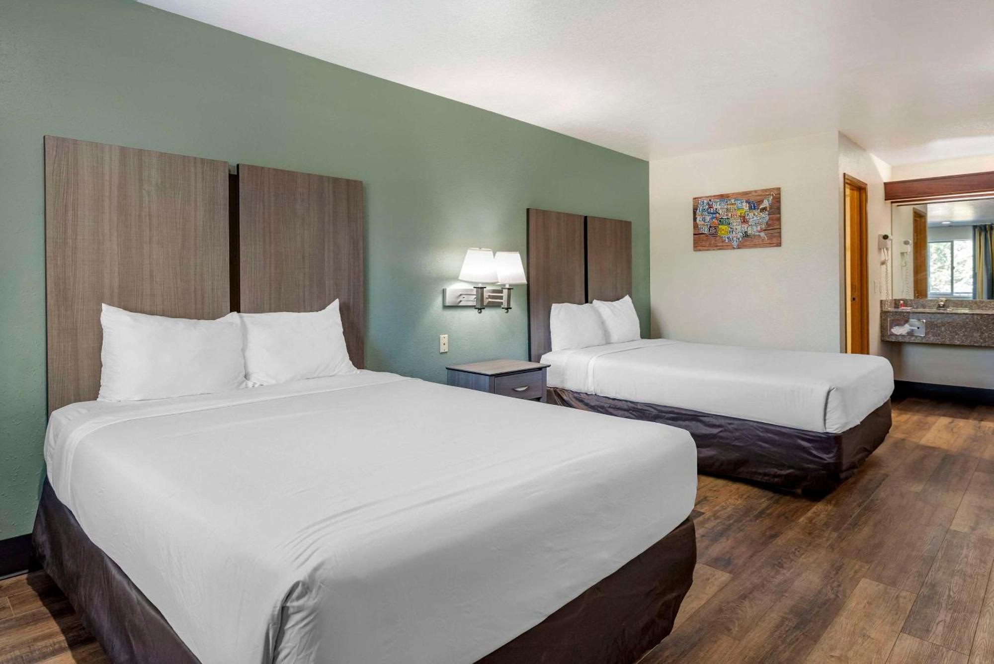 Econo Lodge Portland Airport Exterior foto