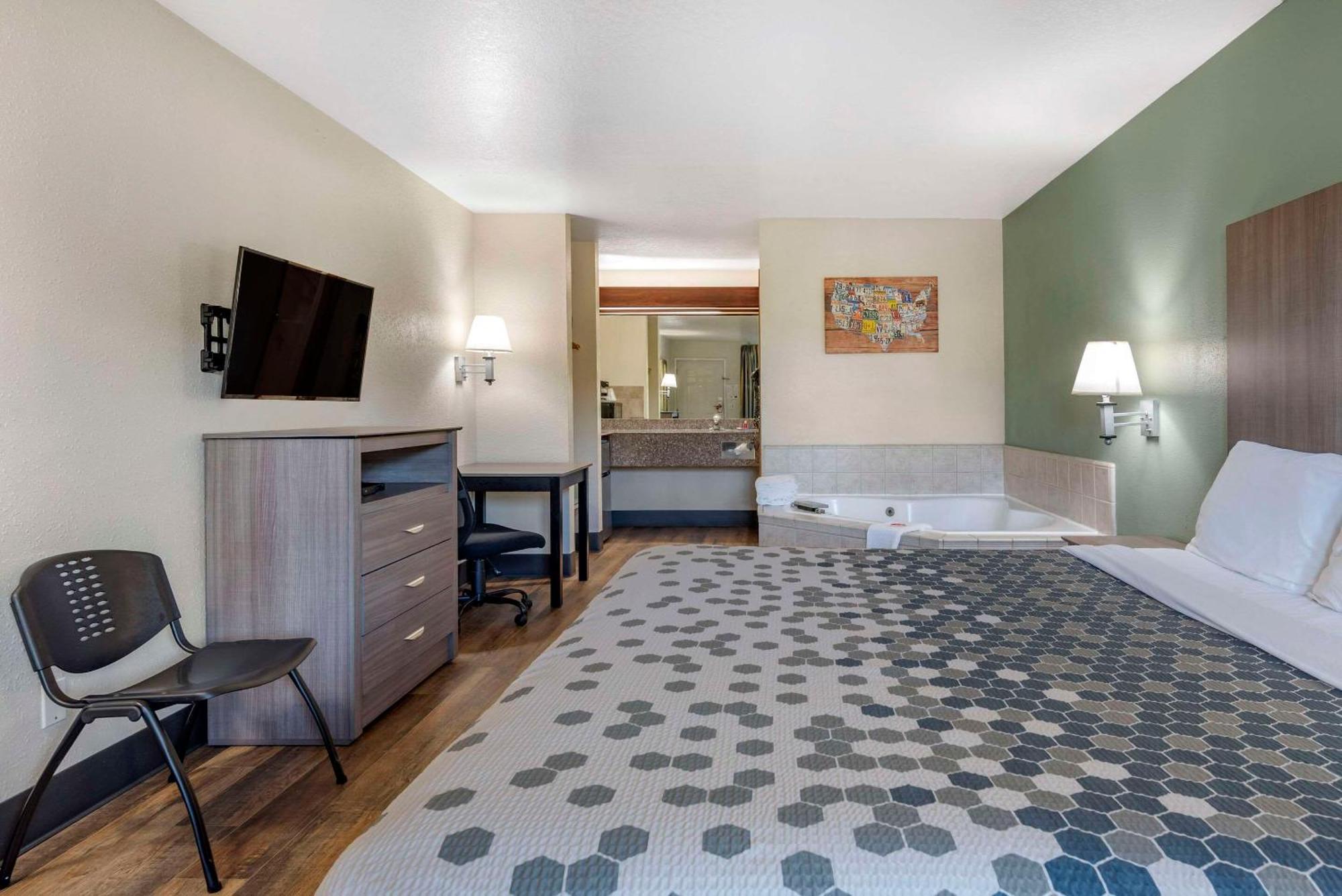 Econo Lodge Portland Airport Exterior foto