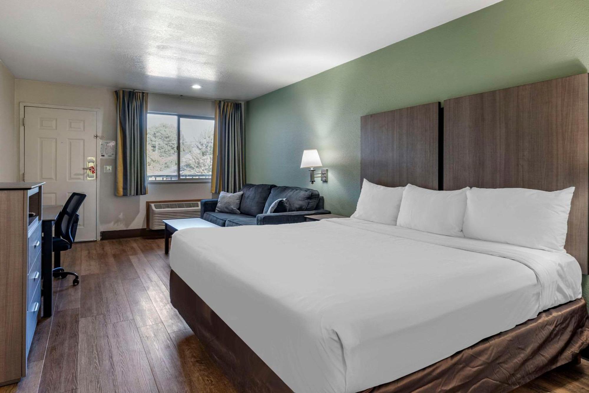 Econo Lodge Portland Airport Exterior foto